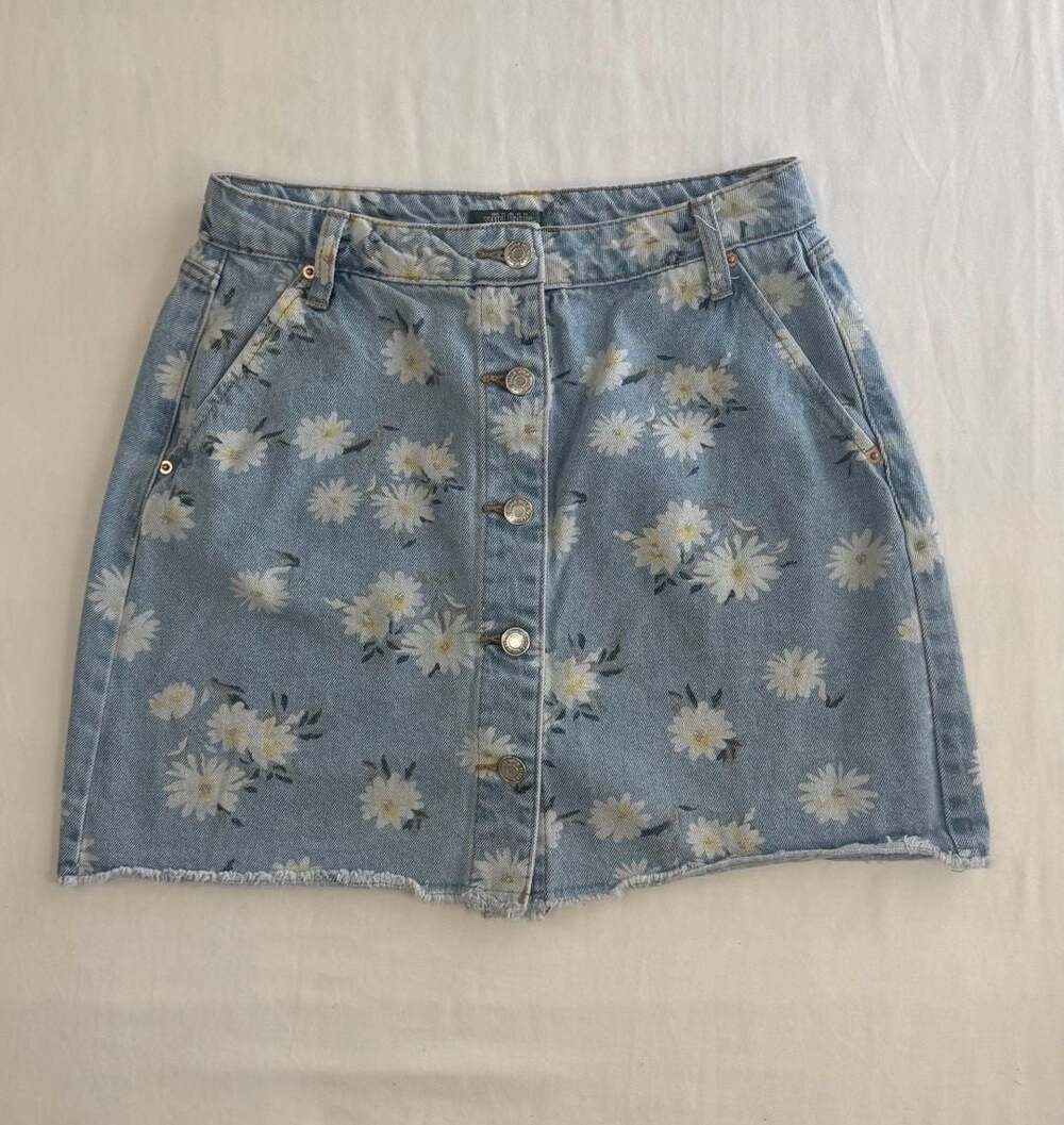 Cottagecore Wild Fable Denim Skirt Size 6 Daisy Print Button Front